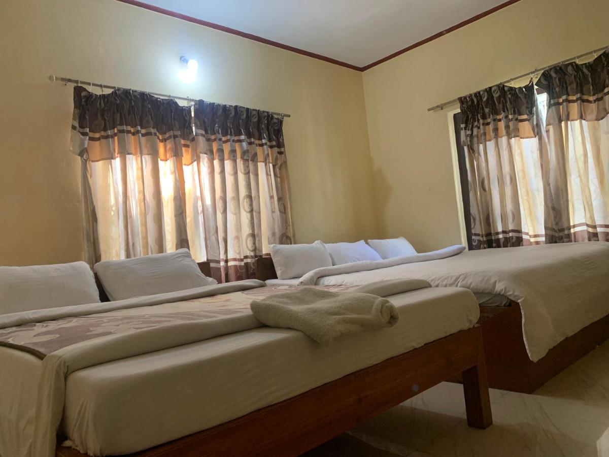 Hotel Peace Ganga Inn Покхара Екстер'єр фото