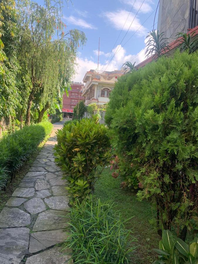 Hotel Peace Ganga Inn Покхара Екстер'єр фото